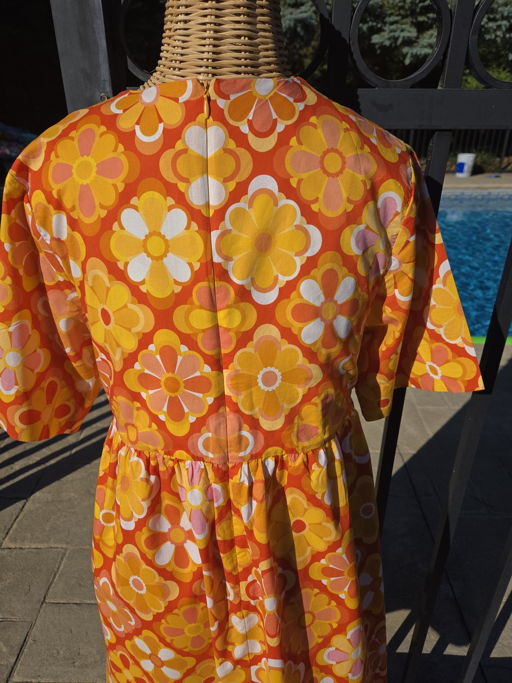 Retro Lesley Evers Floral Orange V-Neck Midi Dress - Picture 3 of 6